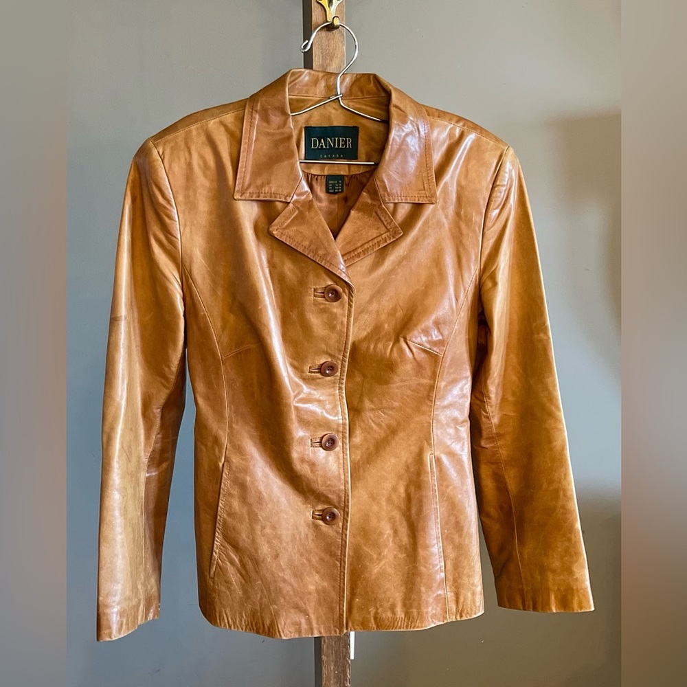 Vintage Danier Caramel Colour Leather Jacket  - Size Medium